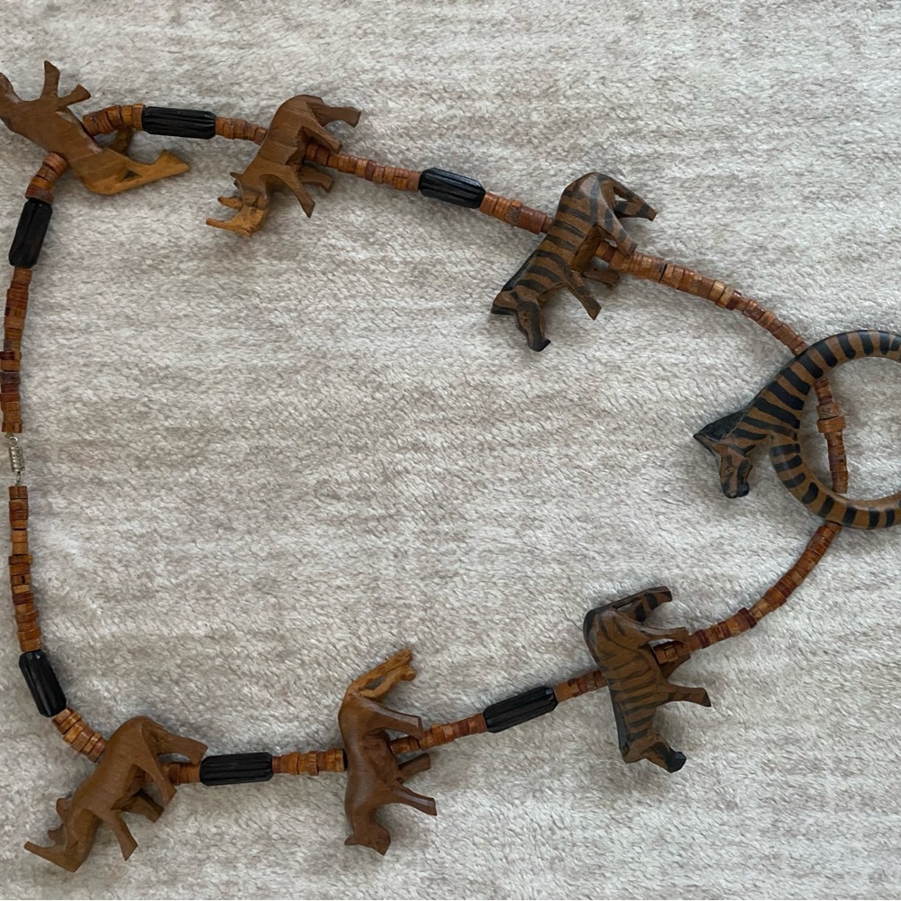 🐆Vintage animal necklace